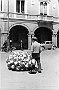 venditore di palloncini in prato (Piero Melloni)